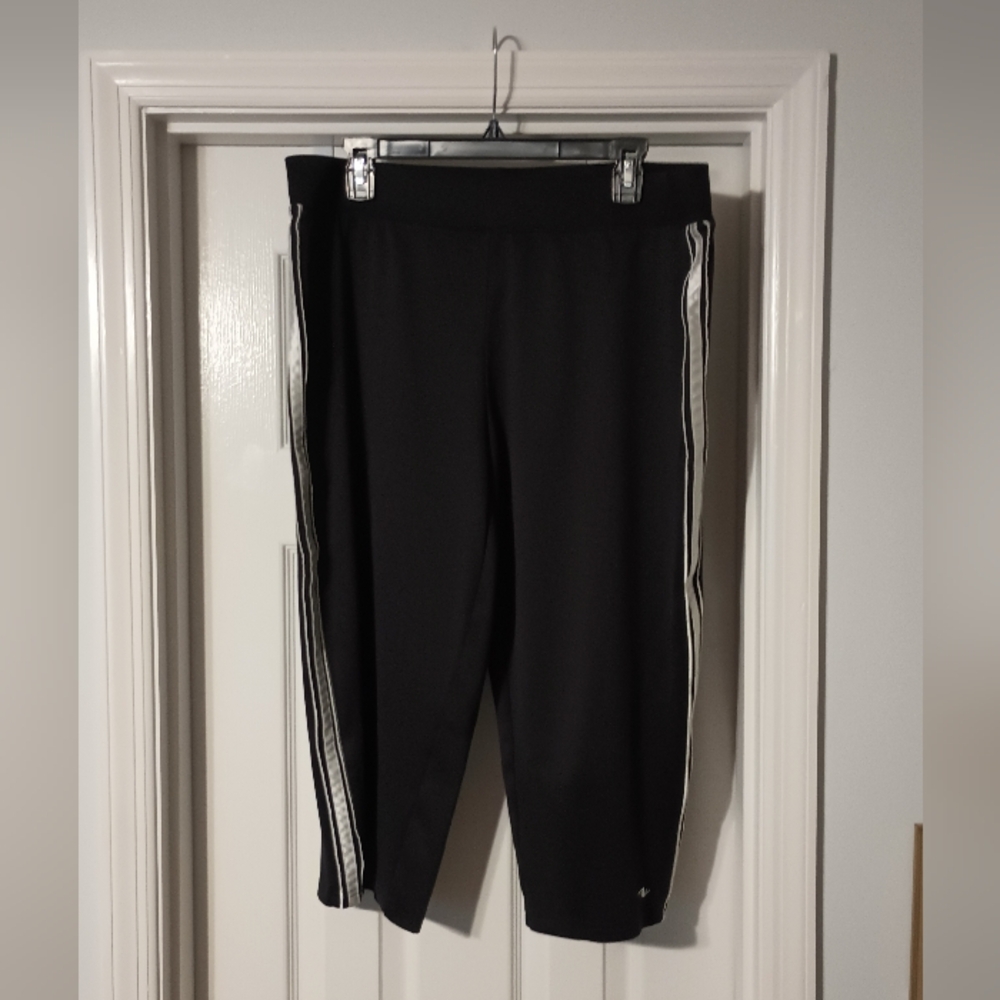 Black wide leg workout exercise capris